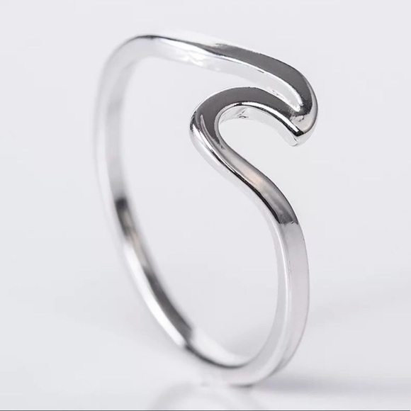 🆕WT! Sterling Silver Wave Ring Available in Various Ring Sizes - Picture 4 of 8